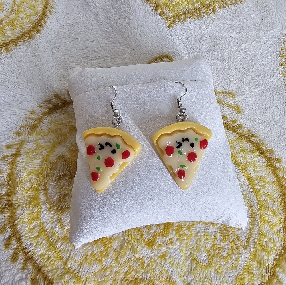 New pizza‎ earrings